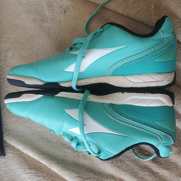 (3 For $20) Diadora girls runners - Picture 2 of 6